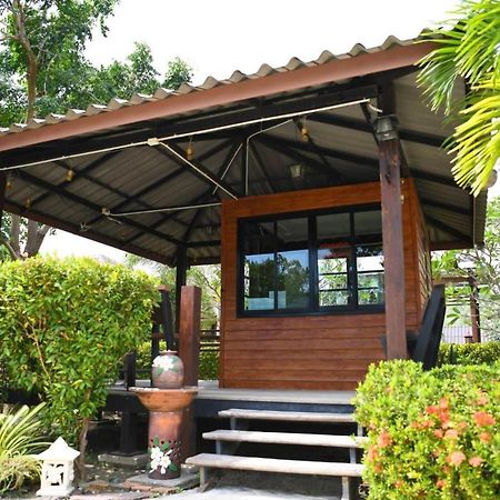 Waterside Resort Pran Buri Extérieur photo