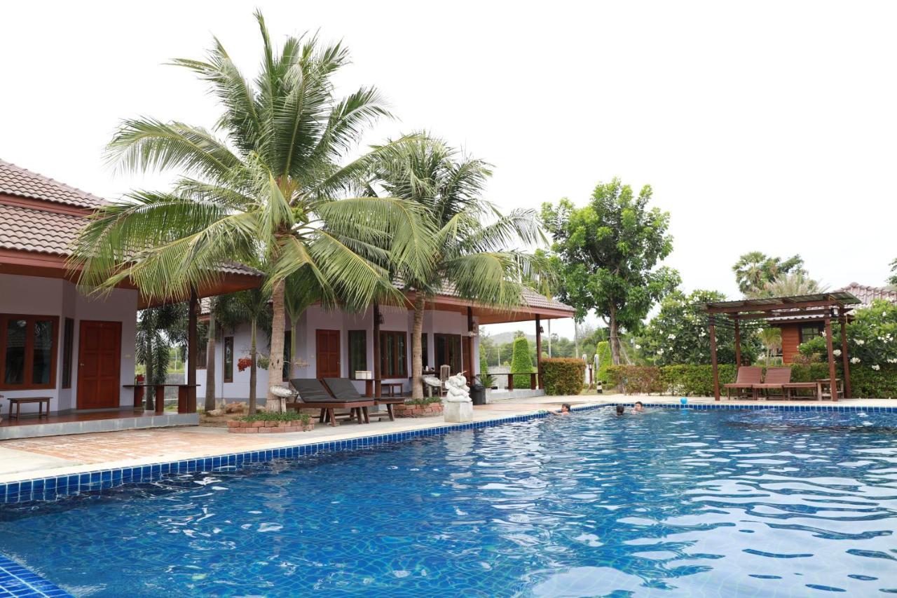 Waterside Resort Pran Buri Extérieur photo
