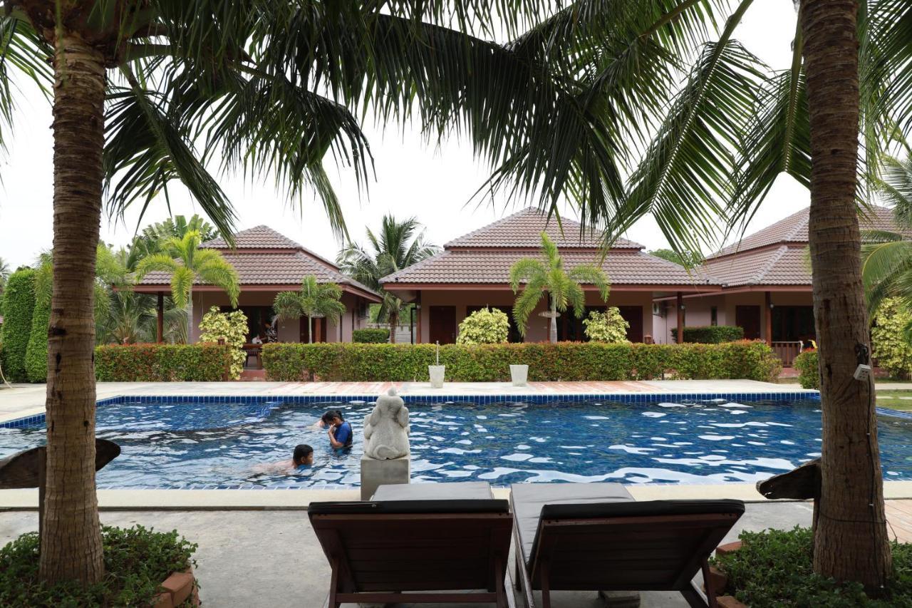 Waterside Resort Pran Buri Extérieur photo