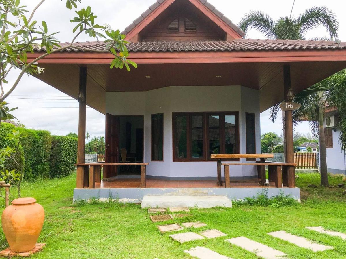 Waterside Resort Pran Buri Extérieur photo
