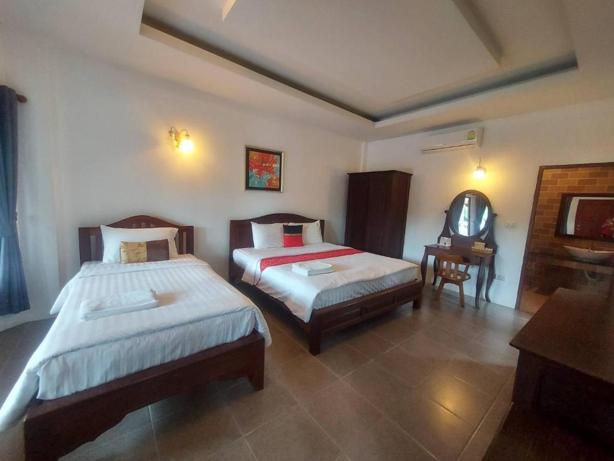 Waterside Resort Pran Buri Extérieur photo