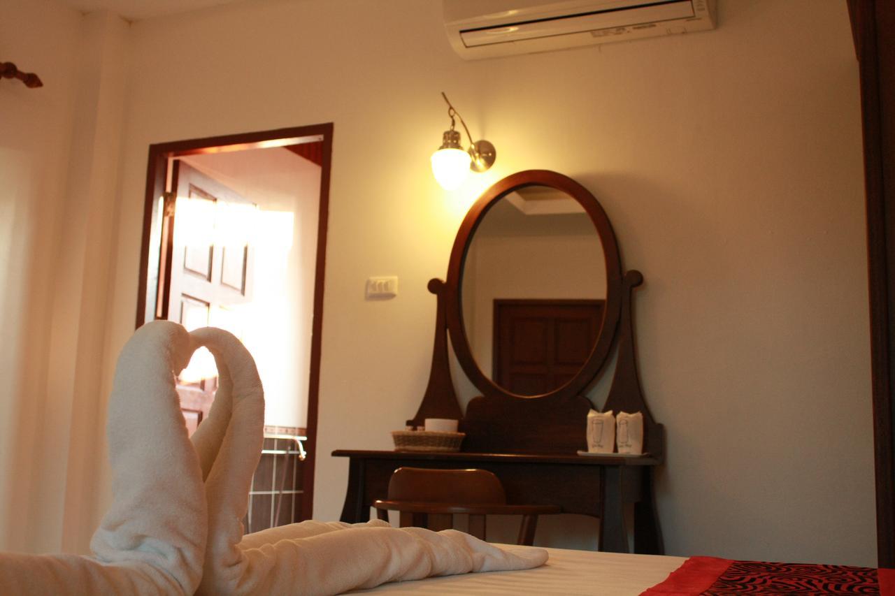 Waterside Resort Pran Buri Extérieur photo