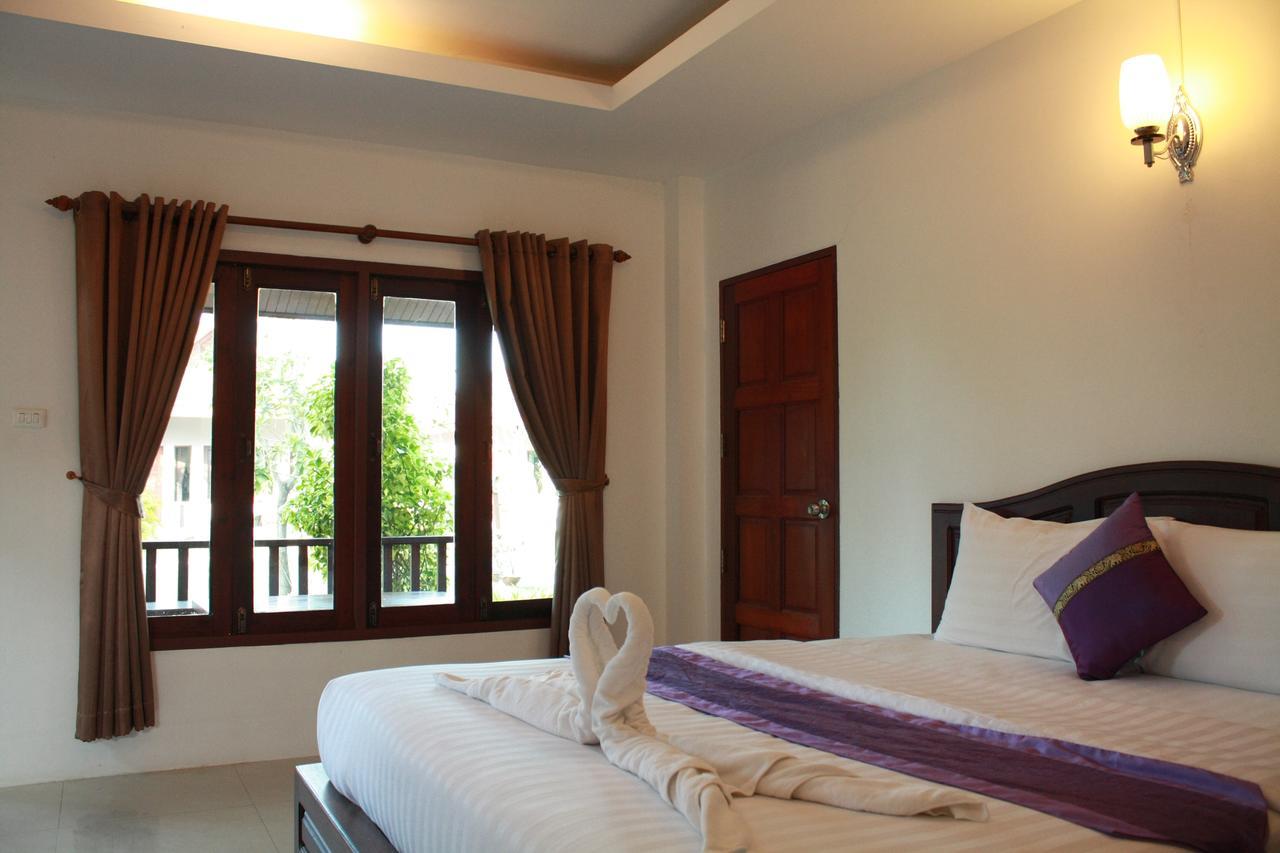 Waterside Resort Pran Buri Extérieur photo