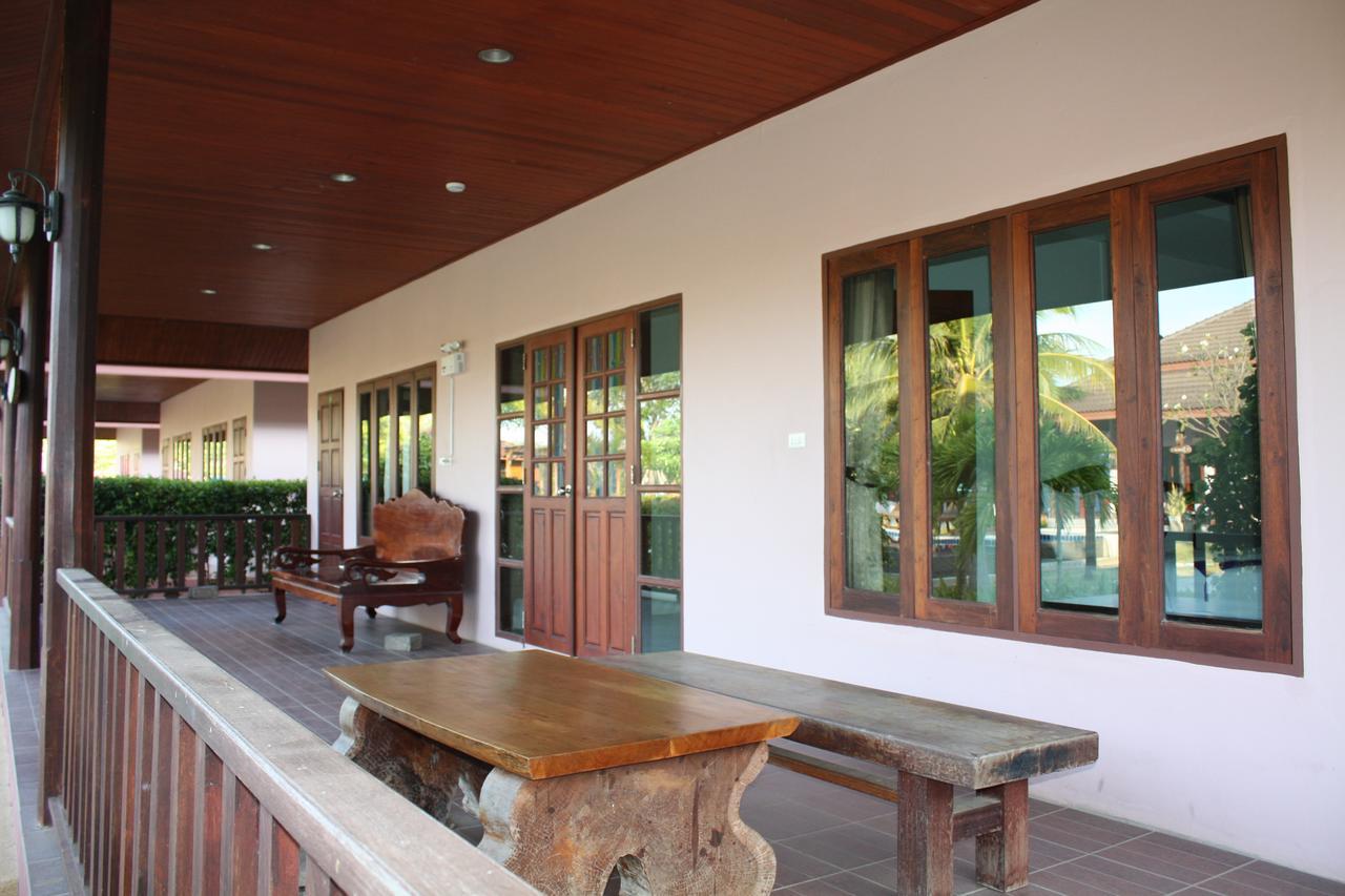 Waterside Resort Pran Buri Extérieur photo