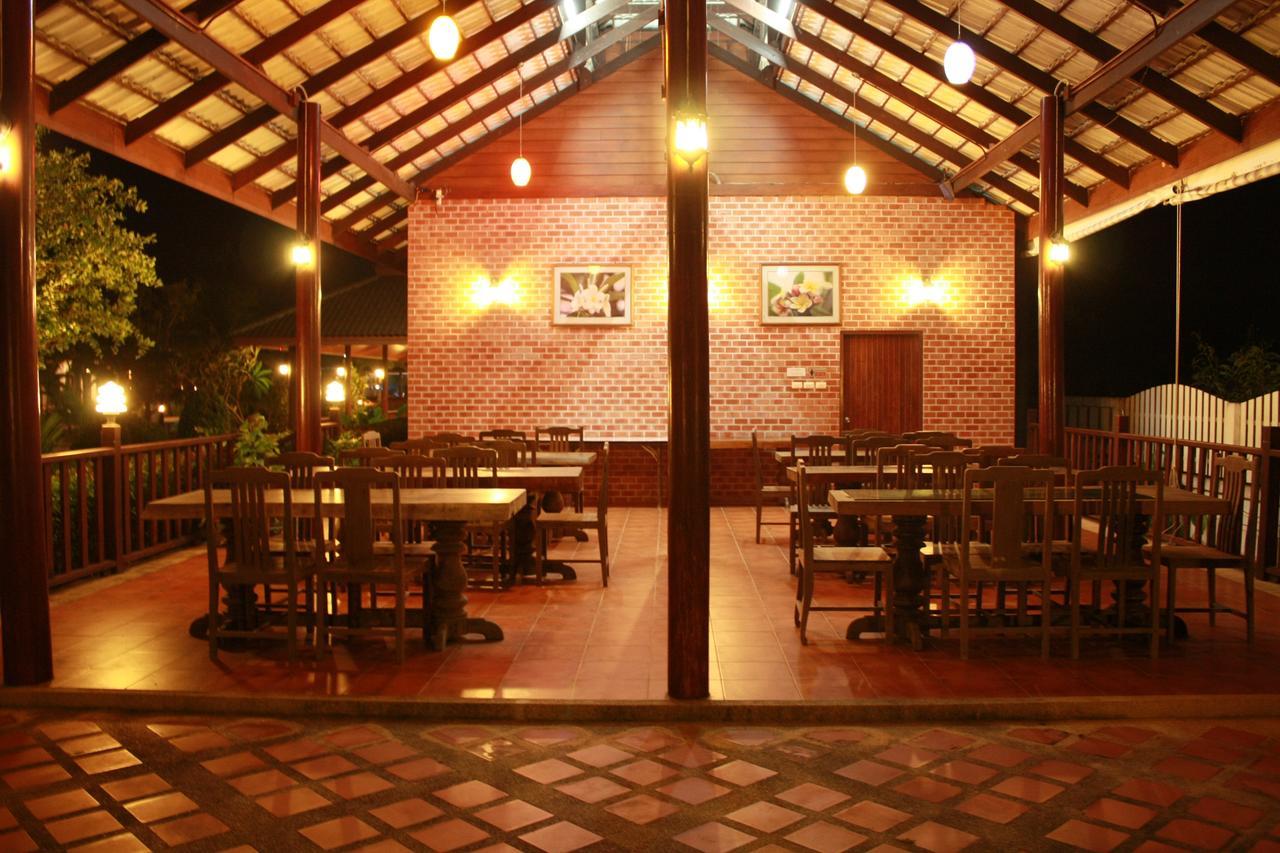 Waterside Resort Pran Buri Extérieur photo