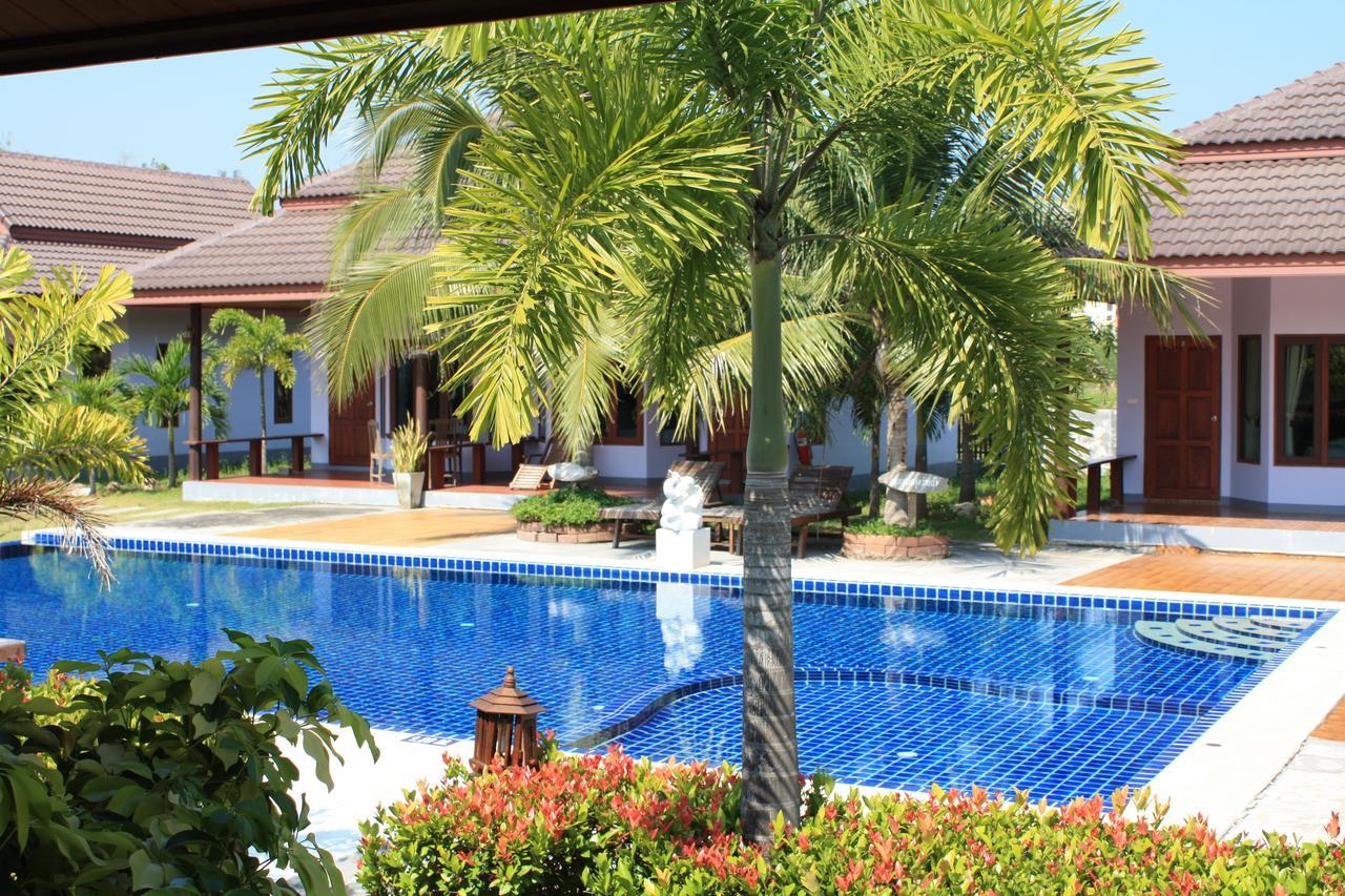 Waterside Resort Pran Buri Extérieur photo