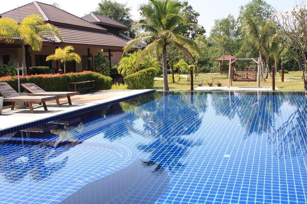 Waterside Resort Pran Buri Extérieur photo
