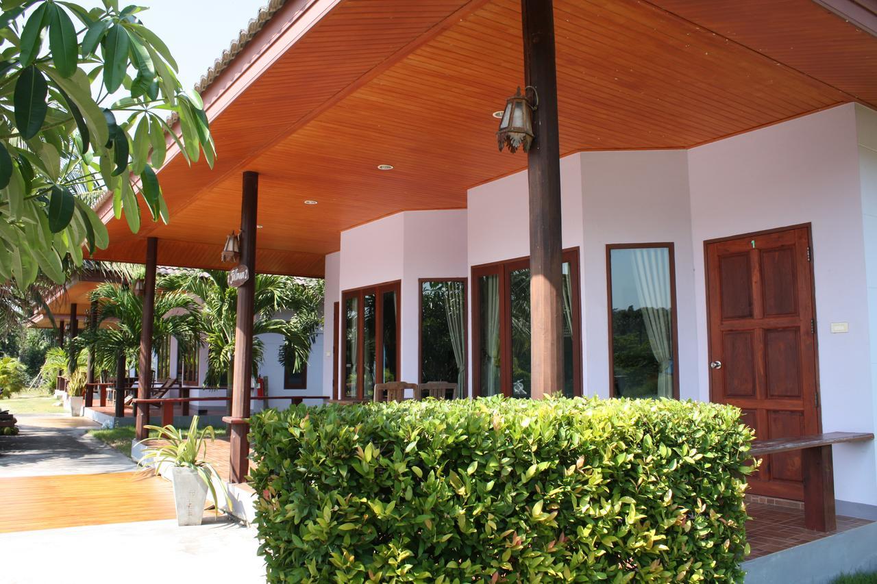 Waterside Resort Pran Buri Extérieur photo
